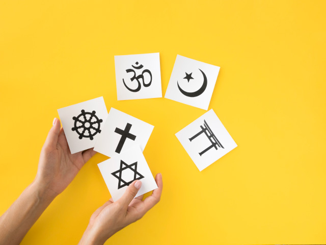 Commentaire de l'arrêt Époux Kherouaa, du Conseil d'Etat, du 2 novembre 1992, sur la limitation de l'exercice de l'expression religieuse dans l'éducation nationale, service public 